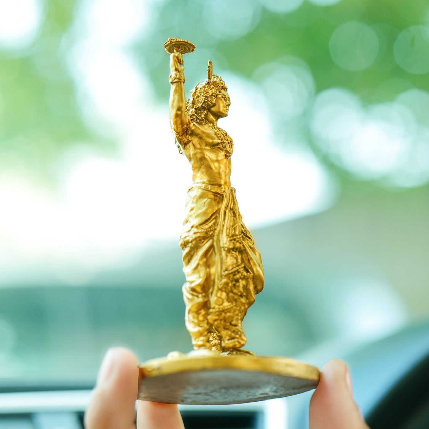 Shree Krishna Ji Chakra Murti for Car Dashboard – Divine Protection & Positive Energy.