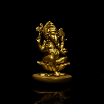 Ganpati Bappa on Lotus - Car dashboard.