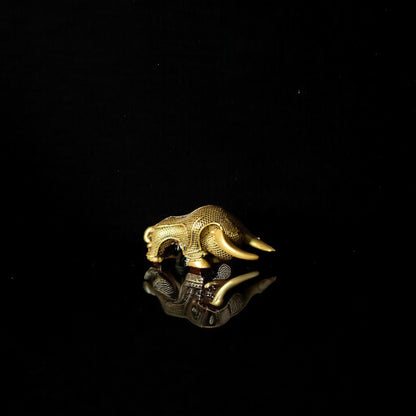 Bull Geometrical Sculpture – Car Dashboard.