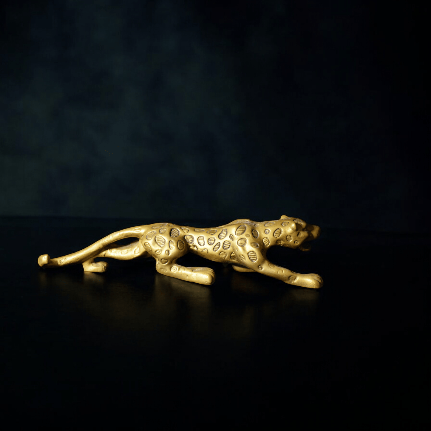 Leopard statue - Stunning interior decor - Fabzie - Home Decor Elegance