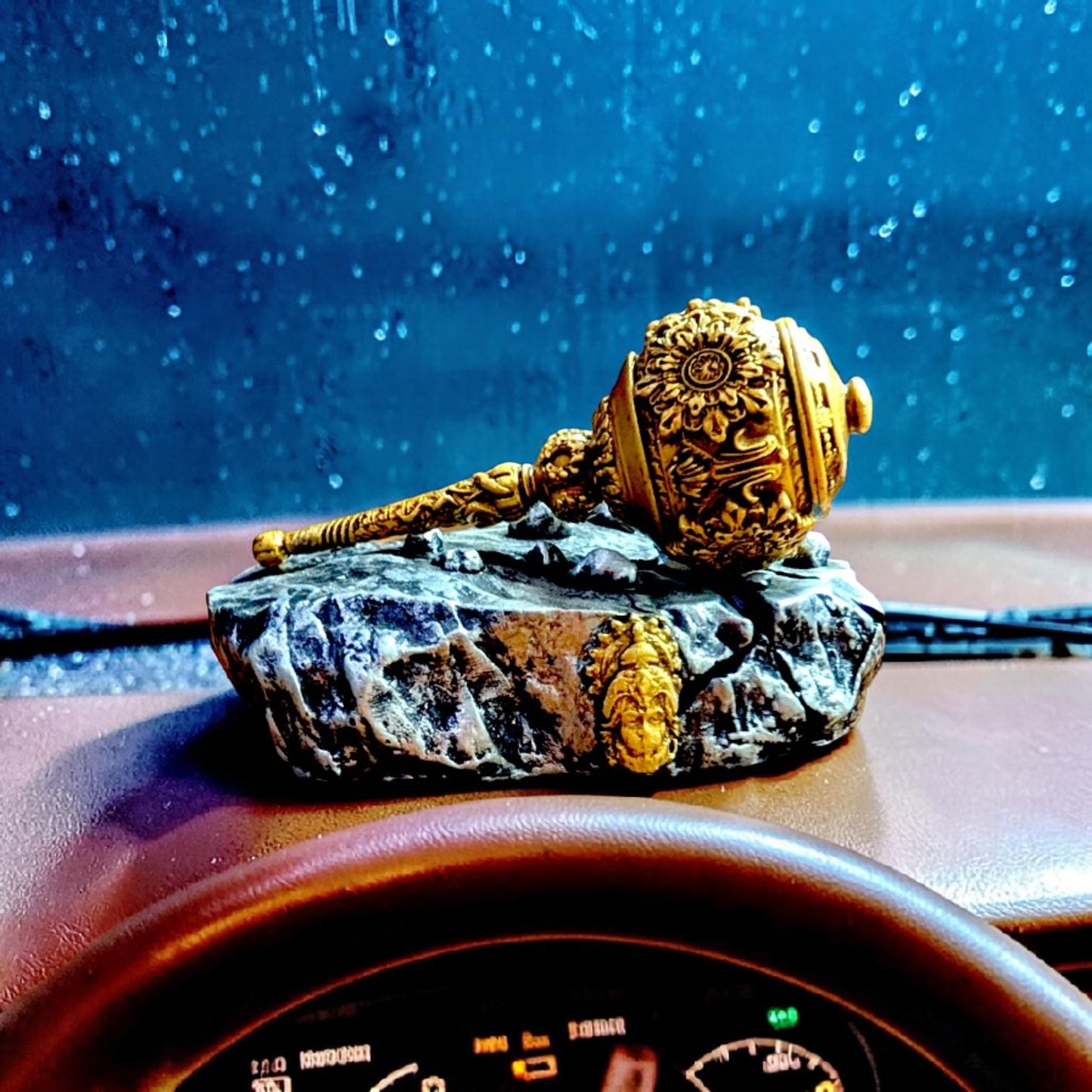 Hanuman Gada Idol for Home & Car Dashboard – Strength, Devotion & Vastu Energy (Copy) - Fabzie - Home Decor Elegance