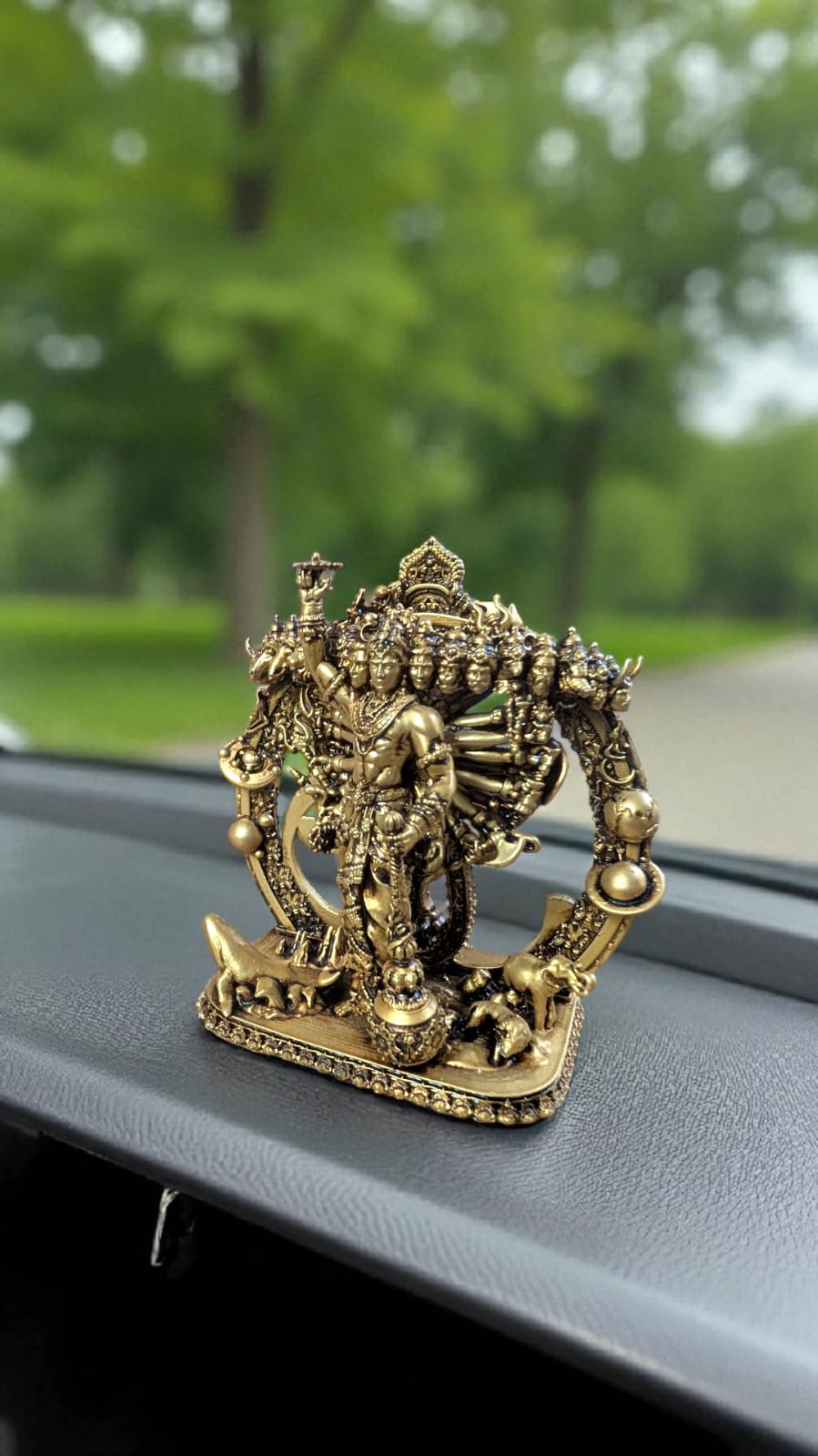 Vishwaroopam Car Dashboard Idol – The Form that Reveals the Universal Truth of All Beings - Fabzie - Home Decor Elegance